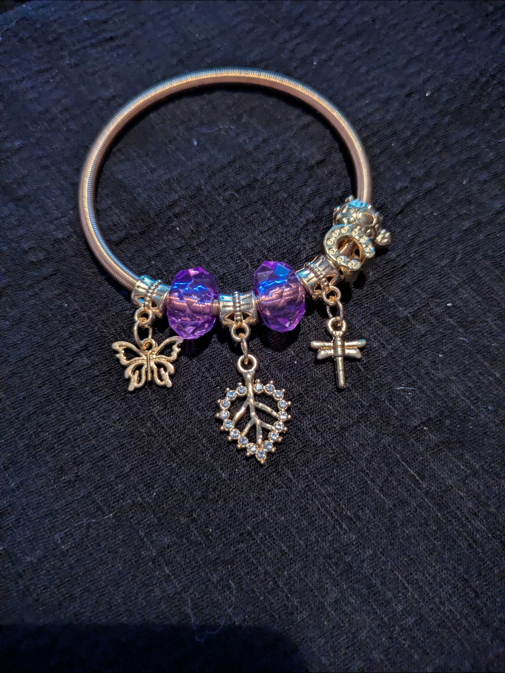 2 braceleta -Gold and Silver tone Charm Bracelets